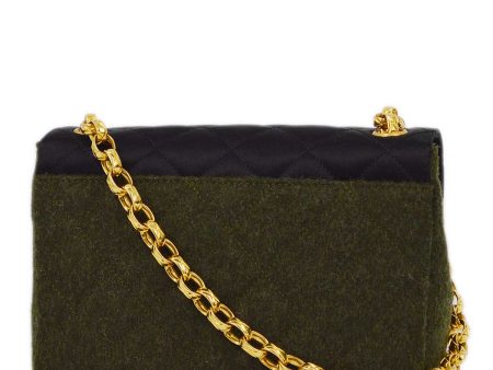 Chanel 1989-1991 Black Green Satin Felt Straight Flap Shoulder Bag Fashion